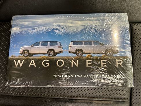 Used 2024 Jeep Wagoneer L Series II RWD image 29