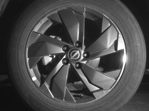 Used 2025 Nissan Rogue SV FWD image 12