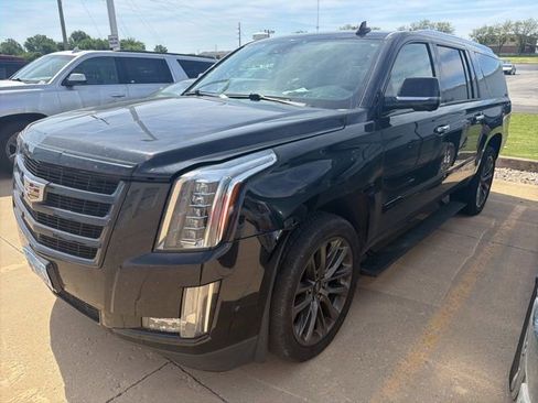 Used 2020 Cadillac Escalade ESV Luxury w/ Escalade Sport Edition AWD/4WD image 3