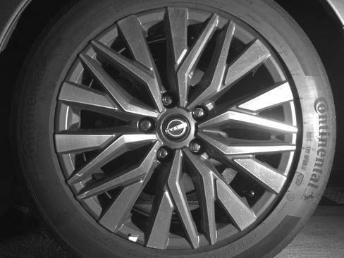 Used 2025 Nissan Altima 2.5 SV FWD image 14