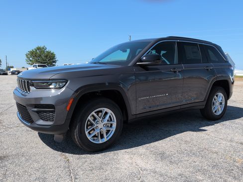 New 2026 Jeep Grand Cherokee Laredo X RWD image 6