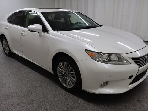 Used 2014 Lexus ES 350 w/ Luxury Package FWD image 1
