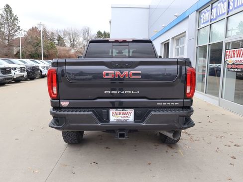 Used 2020 GMC Sierra 2500 Denali w/ Denali Ultimate Package image 9