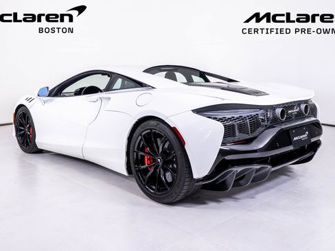 Used 2023 McLaren Artura image 3