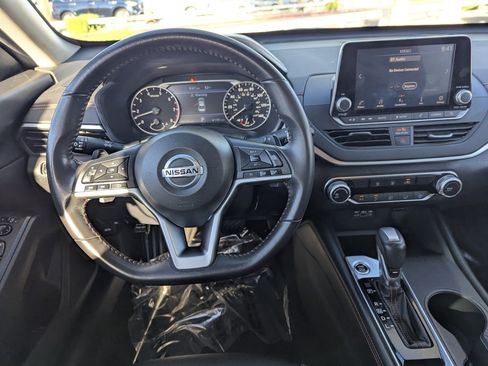 Certified 2022 Nissan Altima 2.5 SR image 17