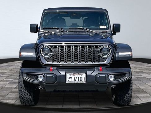 Certified 2025 Jeep Wrangler Unlimited Rubicon w/ Convenience Group image 27