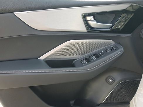 Certified 2025 Acura MDX w/ Technology Package image 20