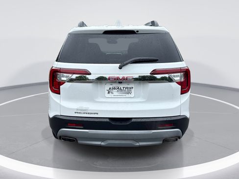 Used 2023 GMC Acadia SLT w/ Technology Package FWD image 7