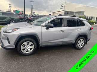 Used 2020 Toyota RAV4 LE w/ All Weather Liner Package AWD/4WD video 1