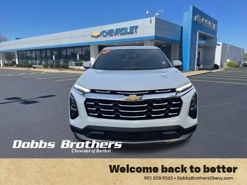 Used 2026 Chevrolet Equinox LT FWD image 2
