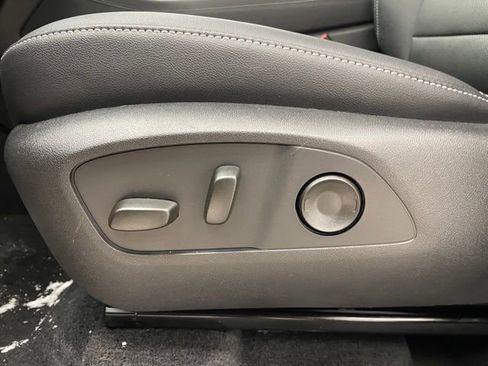 New 2026 Chevrolet Traverse LT w/ Midnight/Sport Edition image 9