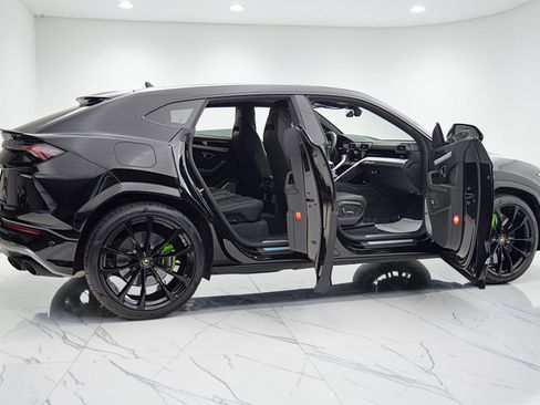 Used 2019 Lamborghini Urus AWD/4WD image 10