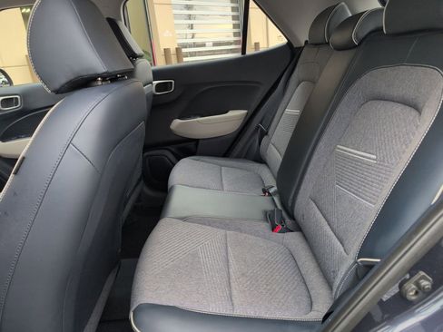 Certified 2023 Hyundai Venue Limited image 25