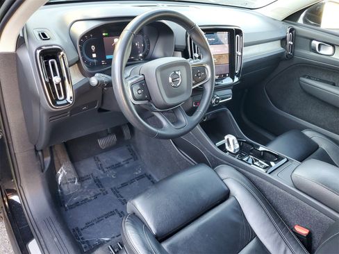 Used 2023 Volvo XC40 B5 Plus w/ Driver Assist Package image 6