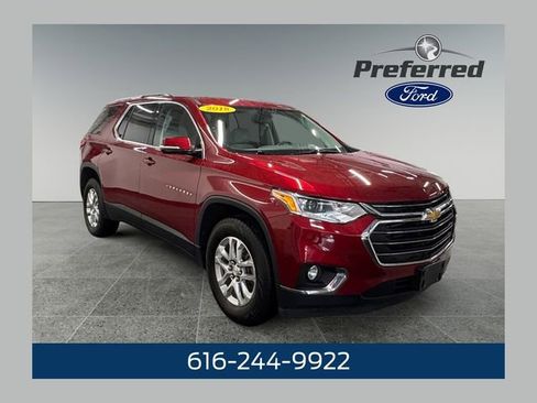 Used 2018 Chevrolet Traverse LT AWD/4WD image 1