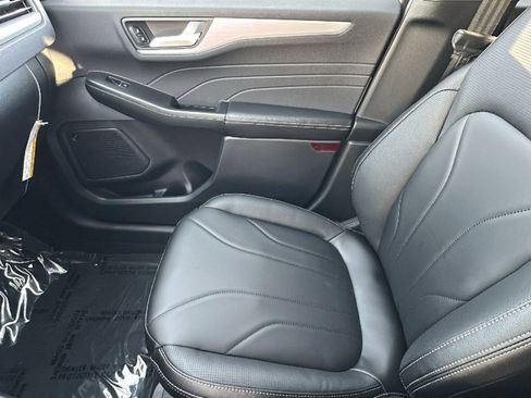 New 2026 Ford Escape Platinum w/ Premium Technology Package AWD/4WD image 12