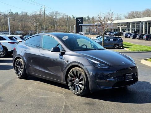 Used 2024 Tesla Model Y Performance AWD/4WD image 1