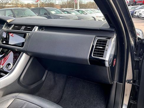 Used 2018 Land Rover Range Rover Sport HSE image 14
