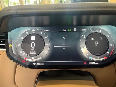 Used 2025 Land Rover Range Rover SE AWD/4WD image 14