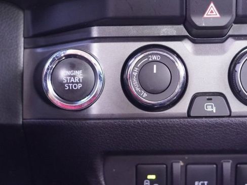 Used 2023 Toyota Tacoma TRD Off-Road w/ TRD Premium Off Road Package image 32