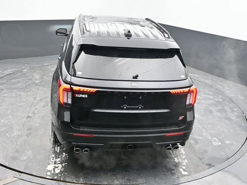 Used 2025 Ford Explorer ST image 19