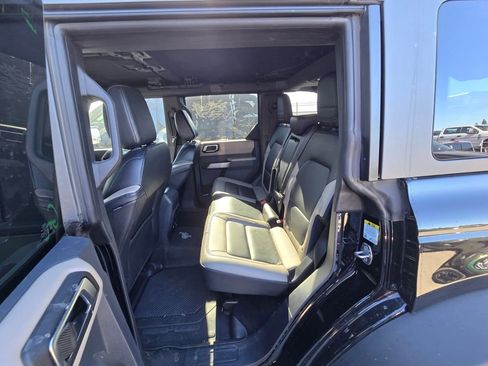 Used 2023 Ford Bronco Wildtrak image 17