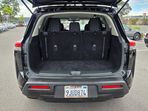 Used 2024 Nissan Pathfinder S image 13