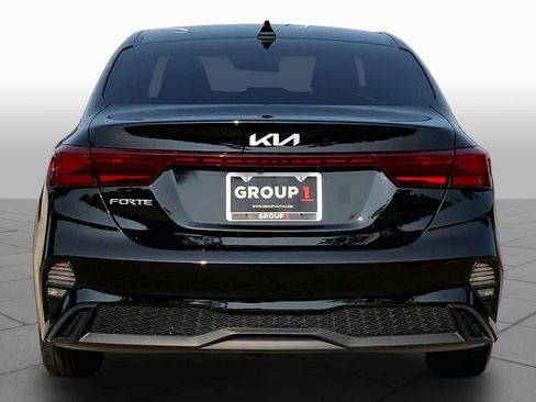 Used 2022 Kia Forte LXS FWD image 5
