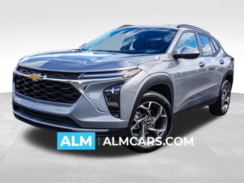Used 2025 Chevrolet Trax LT w/ LT Convenience Package FWD image 1