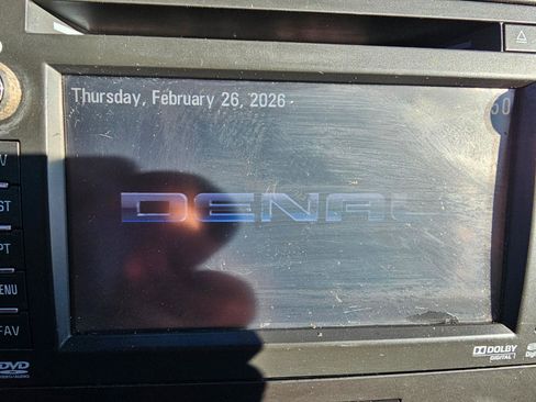 Used 2014 GMC Yukon XL Denali image 43