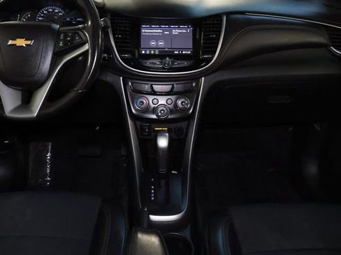 Used 2022 Chevrolet Trax LT w/ Driver Confidence Package AWD/4WD image 16