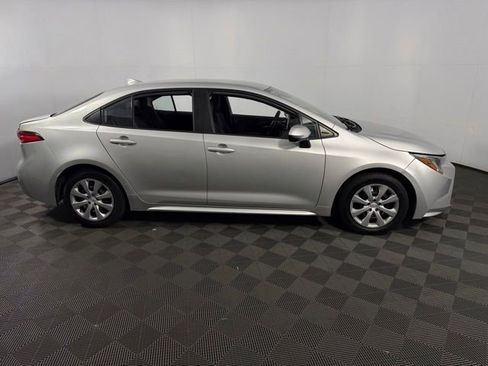 Used 2021 Toyota Corolla LE FWD image 10
