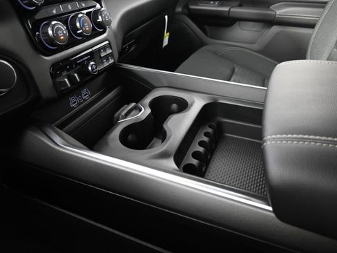 Used 2025 RAM 1500 Big Horn AWD/4WD image 32