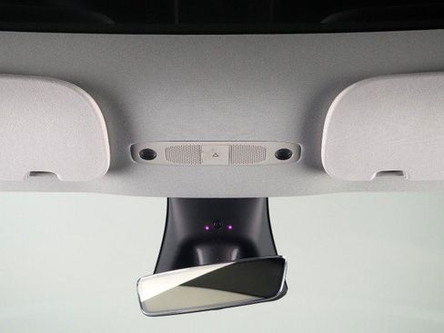 Used 2024 Tesla Model Y 2WD image 63
