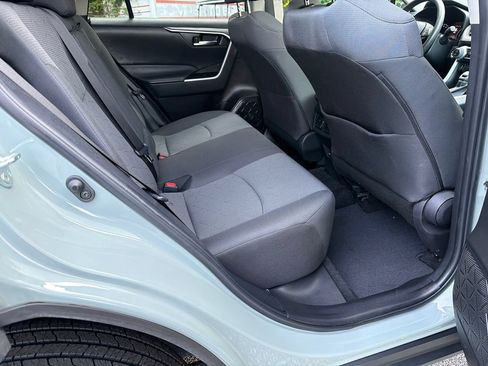 Used 2022 Toyota RAV4 XLE w/ Convenience Package FWD image 15