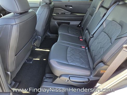 New 2026 Nissan Pathfinder Platinum w/ Cargo Package image 9