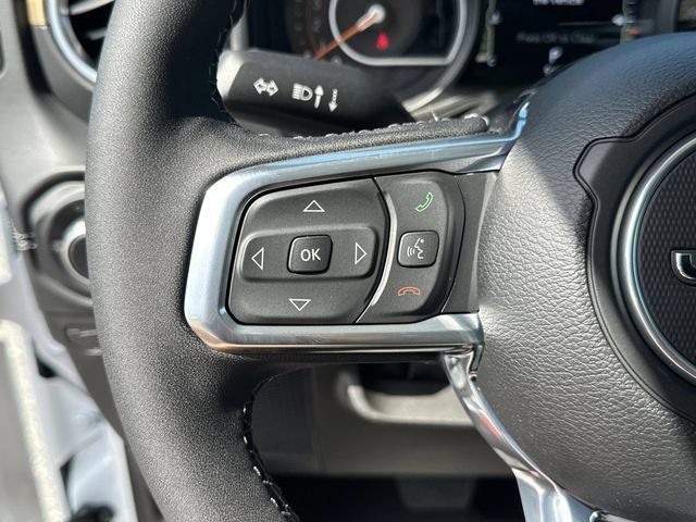 New 2025 Jeep Wrangler Unlimited Sahara AWD/4WD image 9