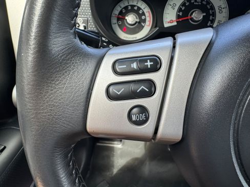 Used 2013 Toyota FJ Cruiser 4WD w/ Upgrade Pkg image 11