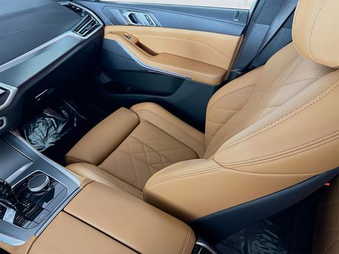 Certified 2023 BMW X5 sDrive40i w/ Parking Assistance Package image 24