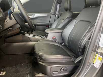 New 2025 Ford Escape SE w/ PHEV Premium Package