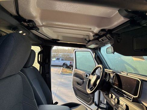 New 2026 Jeep Gladiator Willys AWD/4WD image 37