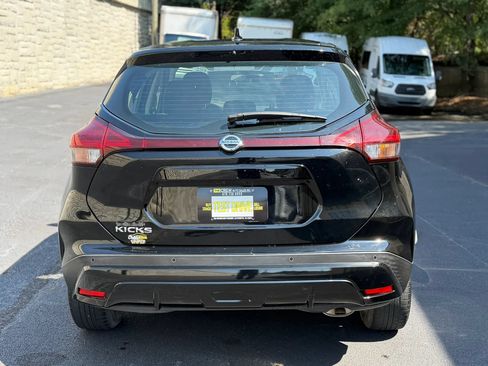 Used 2021 Nissan Kicks S FWD image 7
