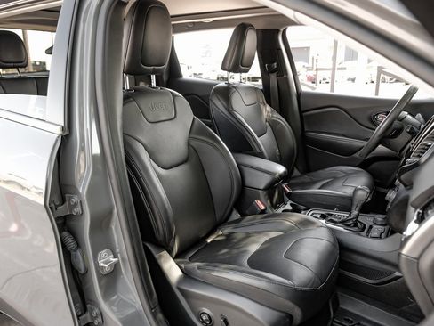 Used 2021 Jeep Cherokee Limited w/ Mopar Interior Package image 46