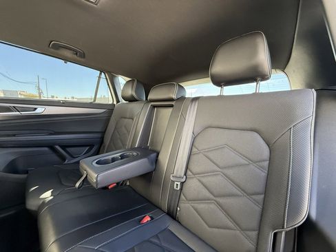 Used 2024 Volkswagen Atlas Cross Sport SE image 7