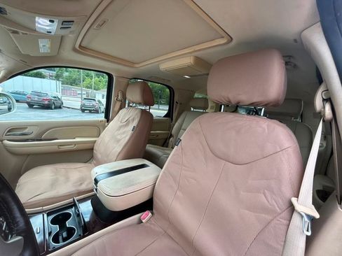 Used 2007 Cadillac Escalade AWD w/ Information Package image 20