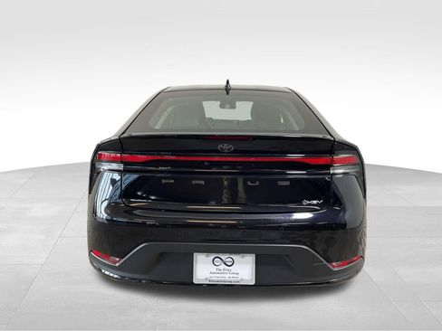 Used 2025 Toyota Prius LE AWD/4WD image 8