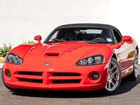 Used 2004 Dodge Viper SRT-10 RWD image 1