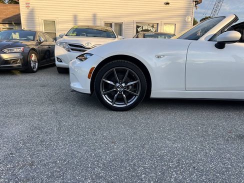 Used 2020 MAZDA MX-5 Miata RF Grand Touring RWD image 30