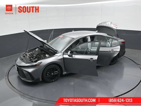 Used 2025 Toyota Camry SE FWD image 53