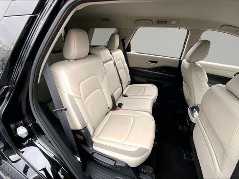 Used 2023 Nissan Pathfinder SL image 17